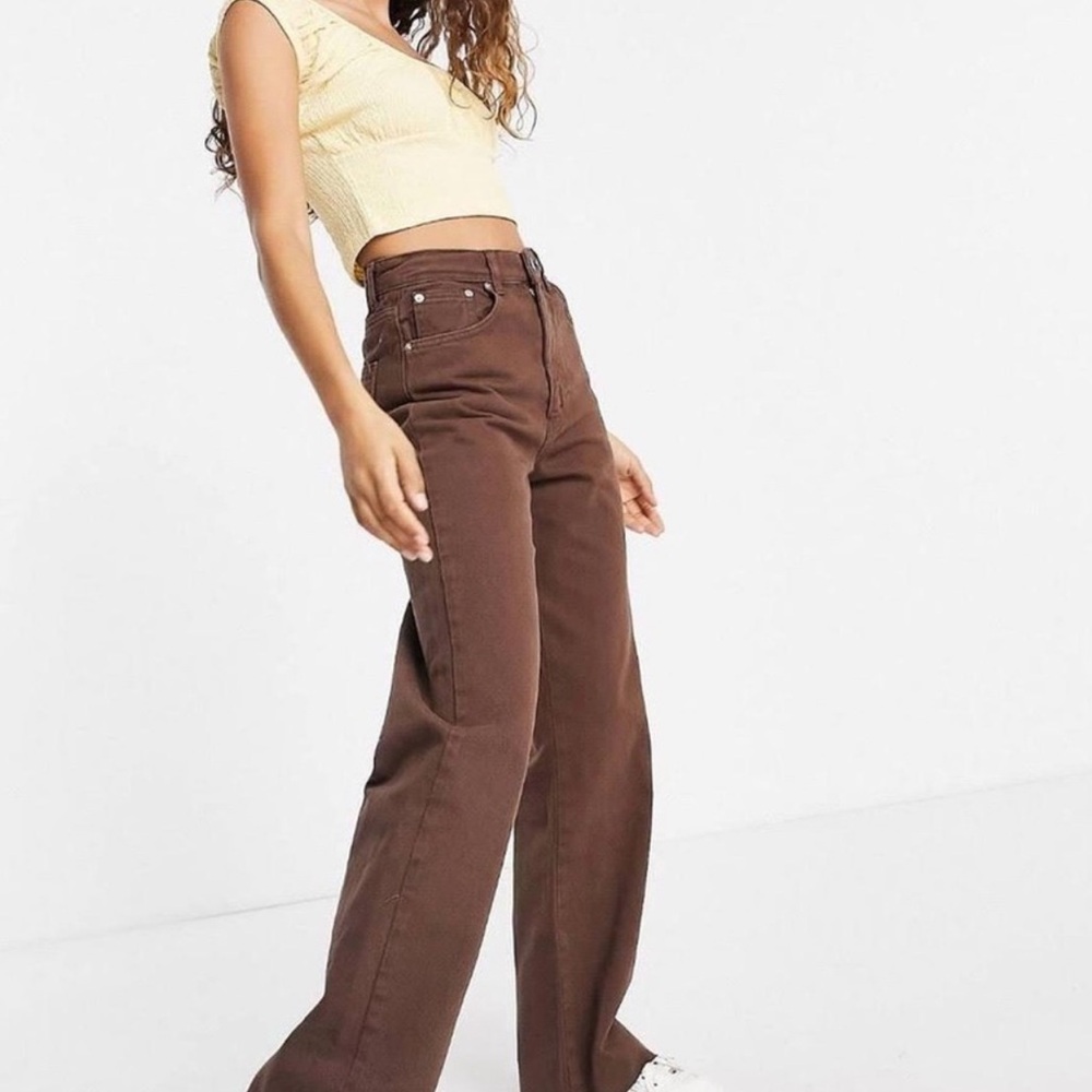 ⭐️ Stradivarius- Straight Leg Brown Jean- size 2